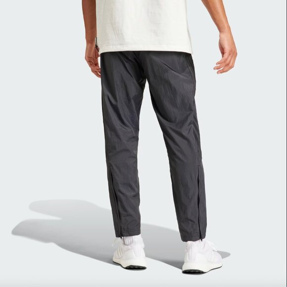 New with Tags Adidas Mens Tiro Woven Pants in Black - Picture 2 of 3